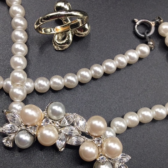 Tanya Lind faux pearl necklace, ring - Picture 5 of 5